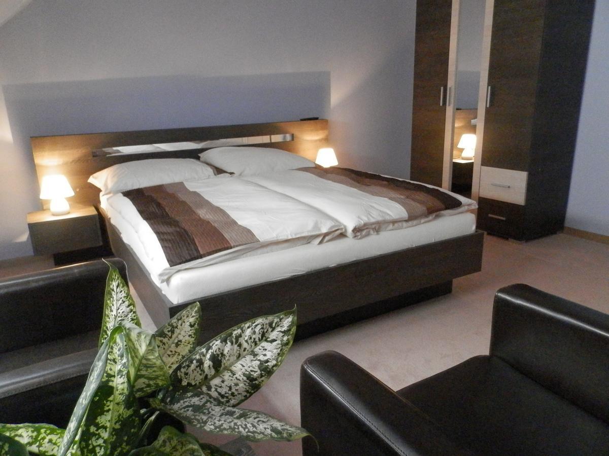 Nagyrét Panzió Eger Bed and Breakfast Esterno foto