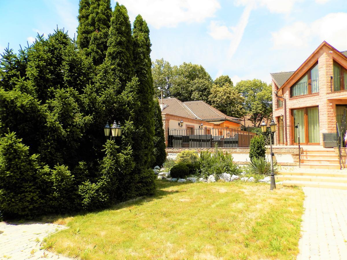 Nagyrét Panzió Eger Bed and Breakfast Esterno foto